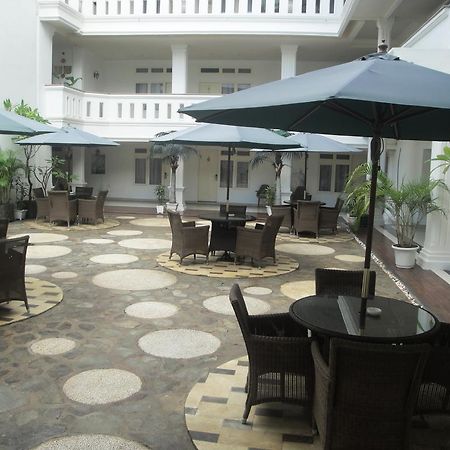 Ramayana Hotel Макасар Екстер'єр фото