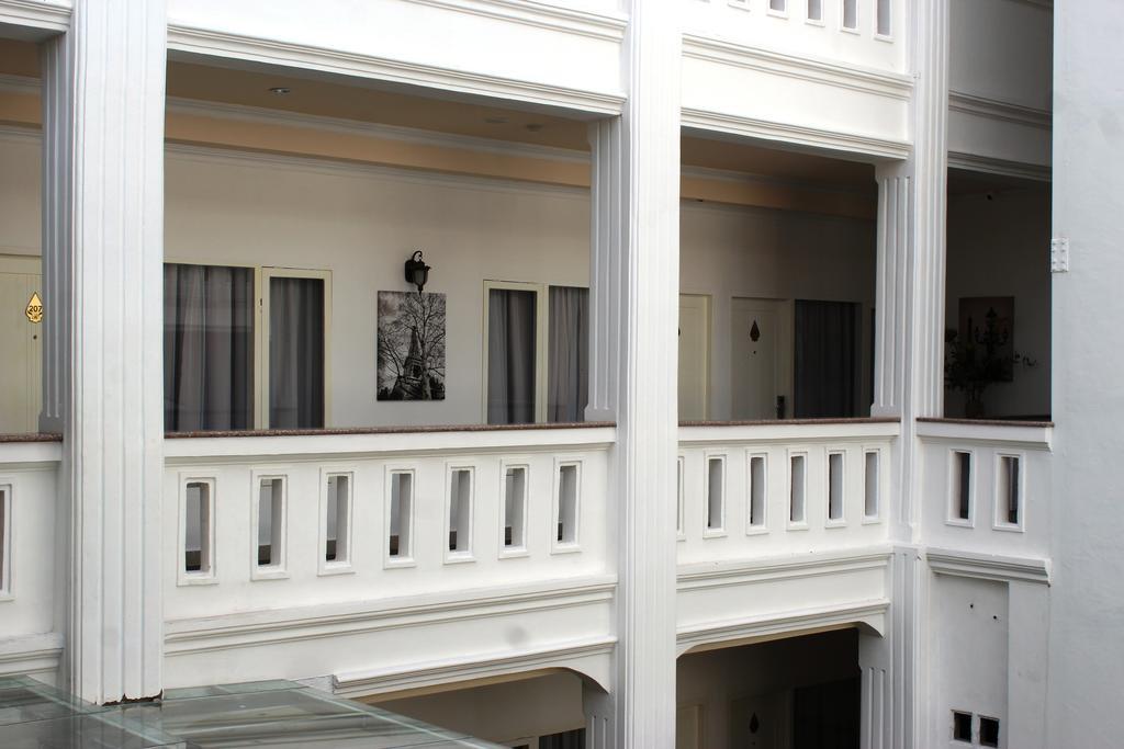 Ramayana Hotel Макасар Екстер'єр фото