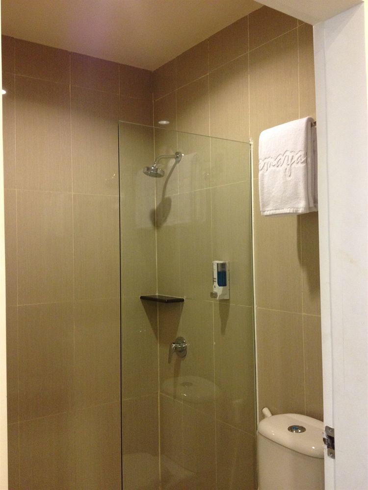 Ramayana Hotel Макасар Екстер'єр фото