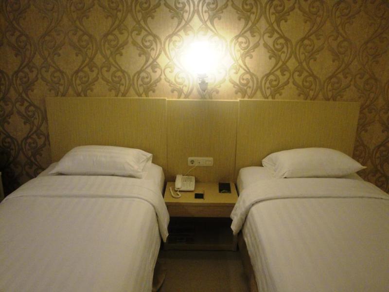 Ramayana Hotel Макасар Екстер'єр фото
